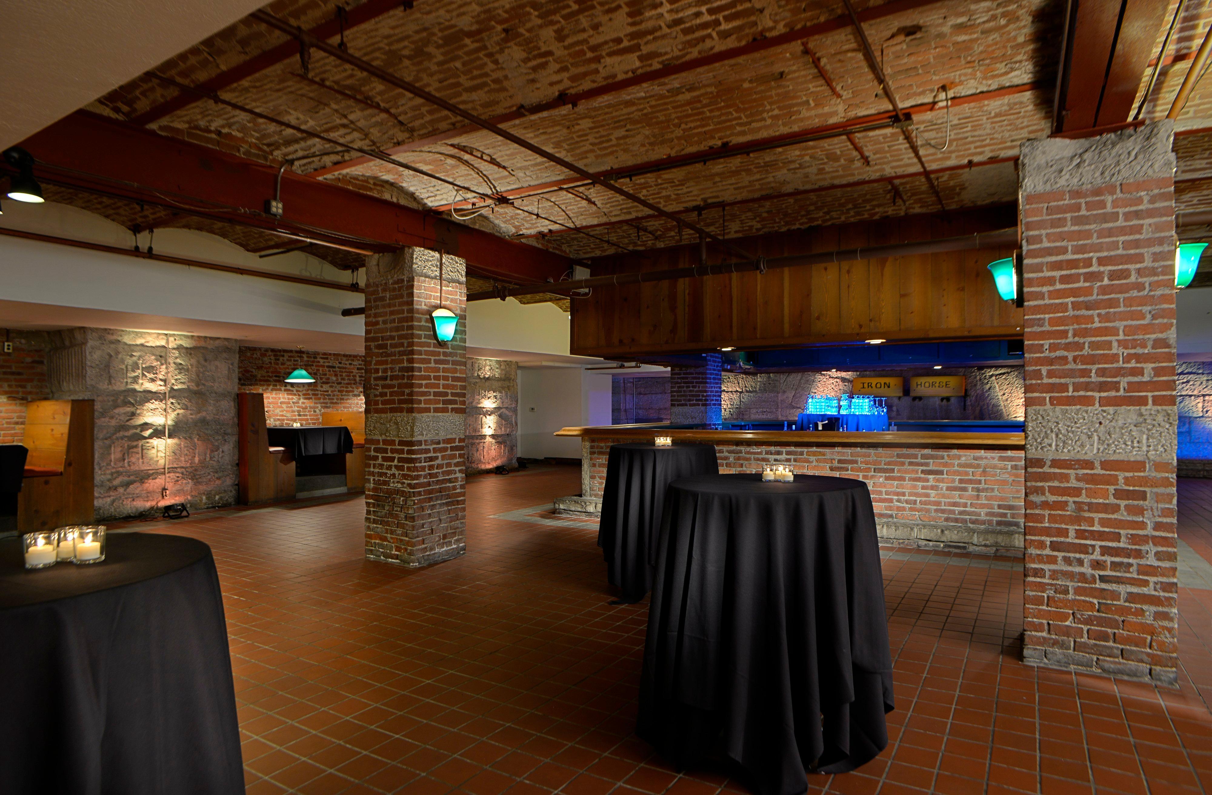 Crowne Plaza Indianapolis-Dwtn-Union Stn By Ihg Hotel Exterior photo