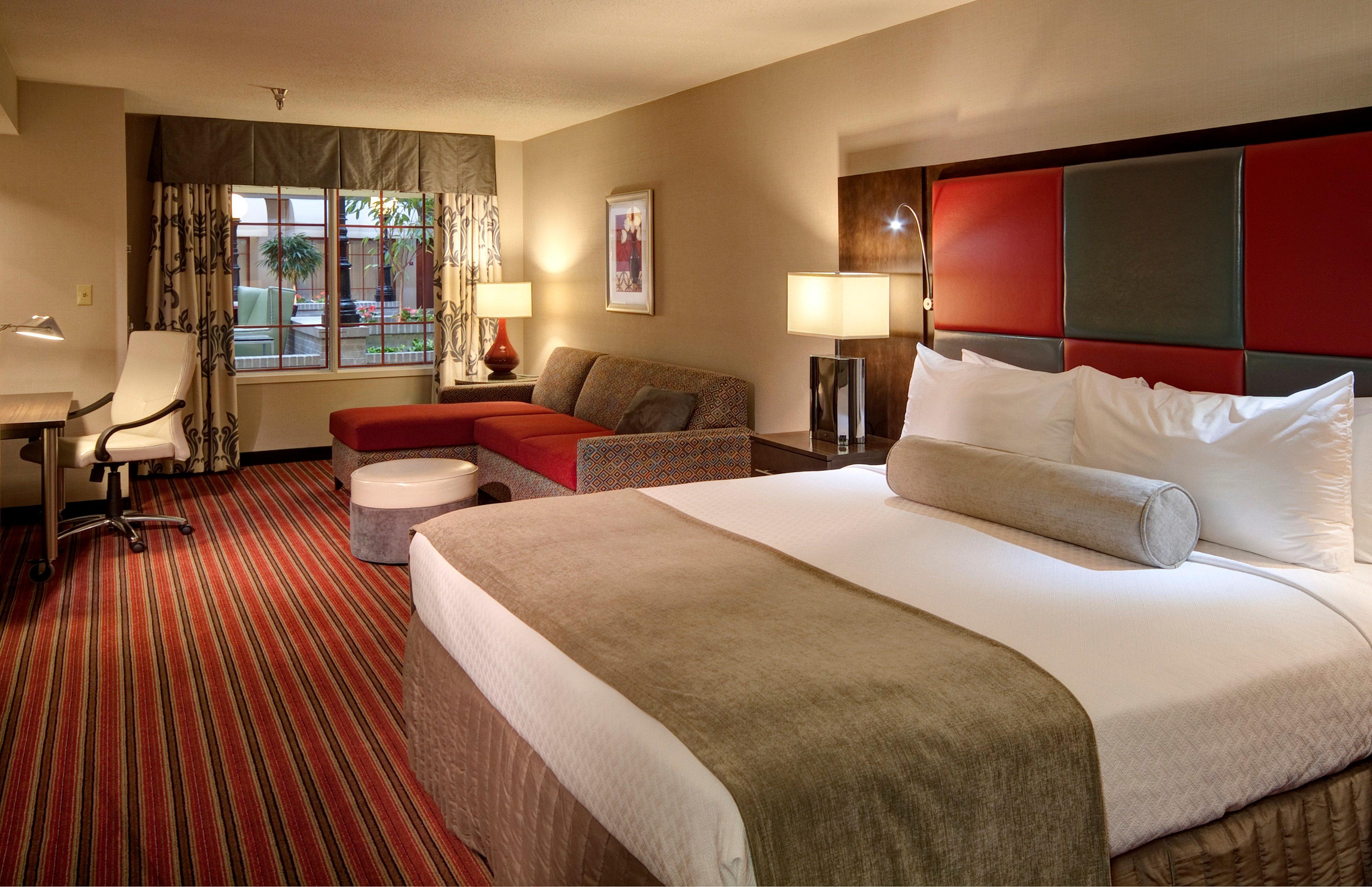 Crowne Plaza Indianapolis-Dwtn-Union Stn By Ihg Hotel Exterior photo