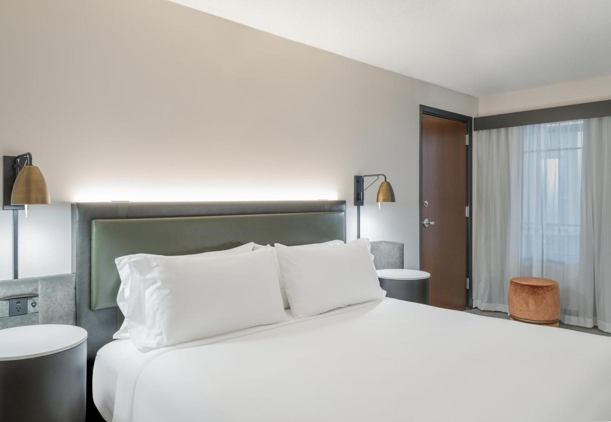 Crowne Plaza Indianapolis-Dwtn-Union Stn By Ihg Hotel Exterior photo